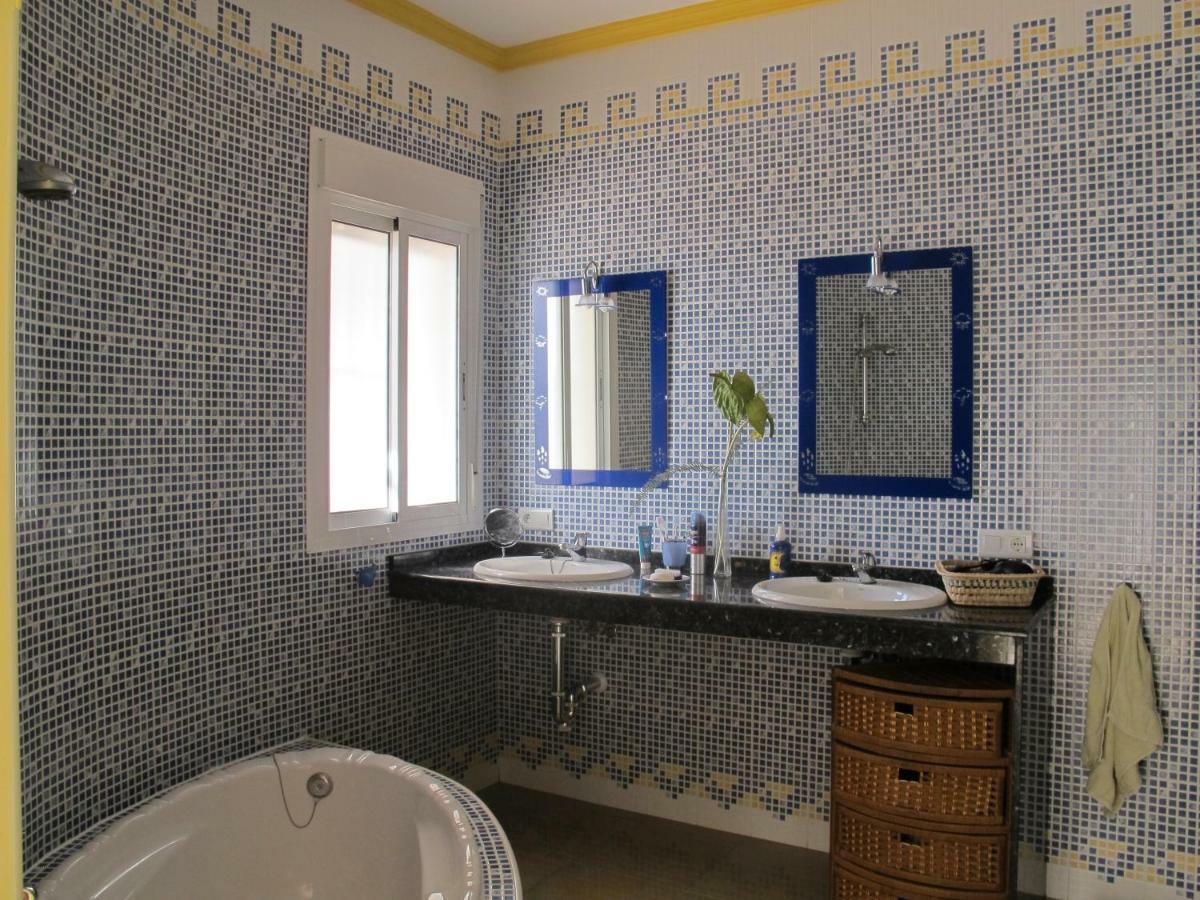 Villa Camakini With Heated Pool And Sea View 아레나스 외부 사진
