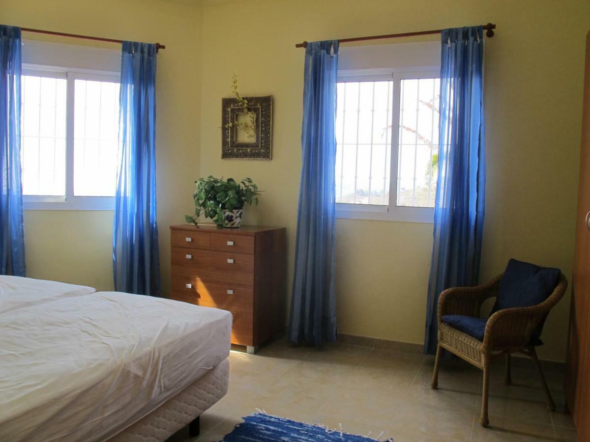 Villa Camakini With Heated Pool And Sea View 아레나스 외부 사진