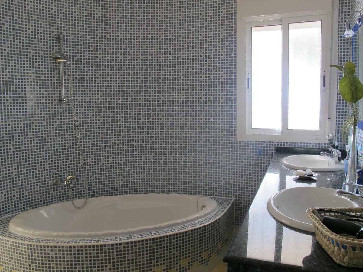 Villa Camakini With Heated Pool And Sea View 아레나스 외부 사진