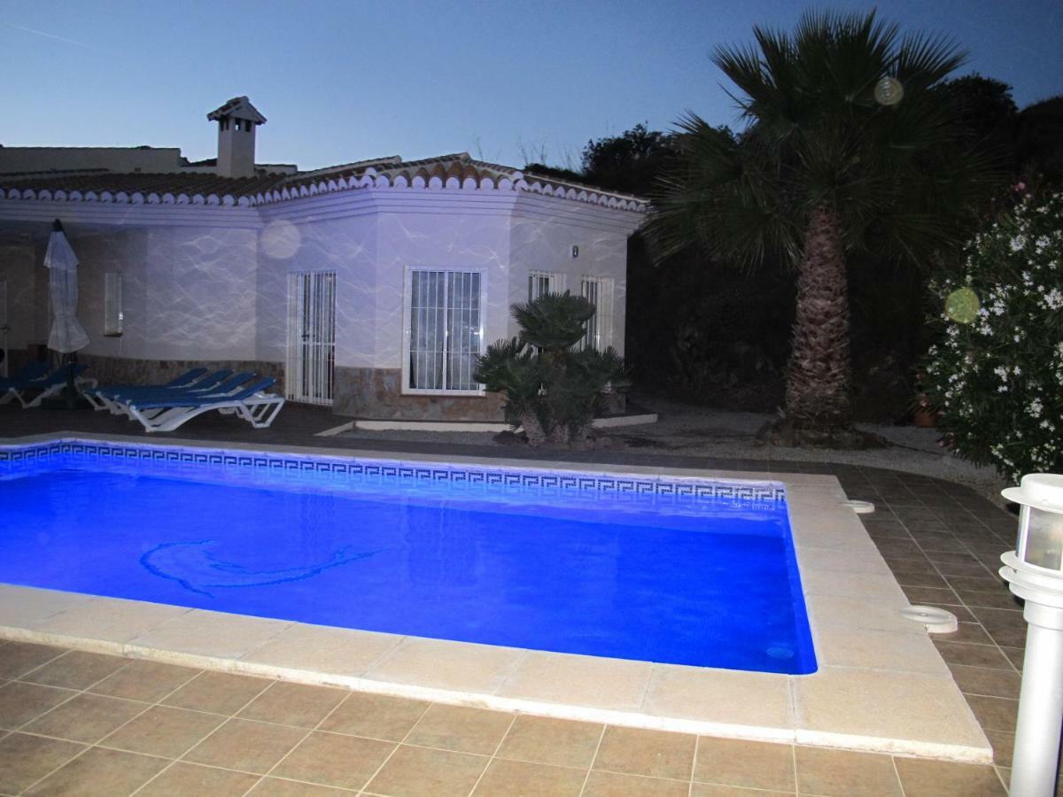 Villa Camakini With Heated Pool And Sea View 아레나스 외부 사진