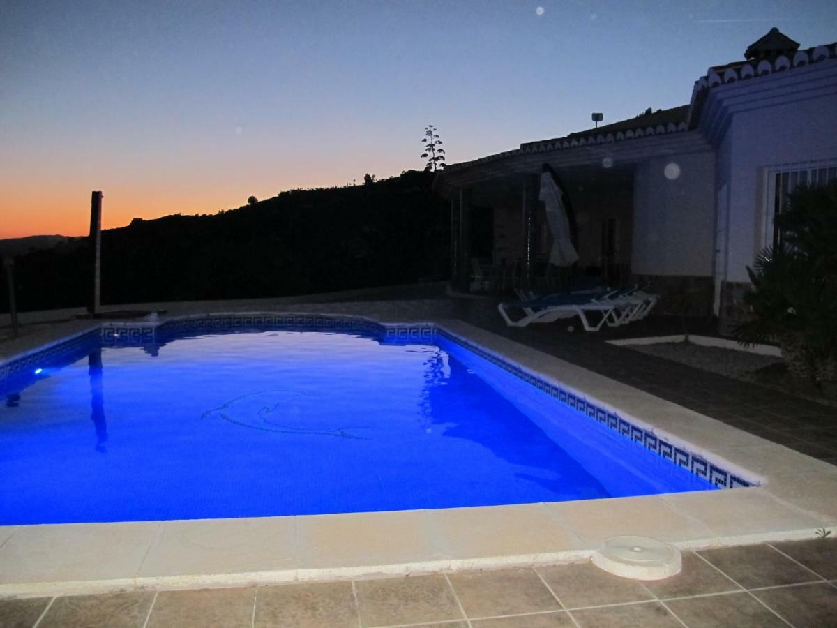 Villa Camakini With Heated Pool And Sea View 아레나스 외부 사진